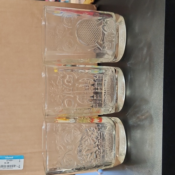 Set of 3 (not complete) Mcdonalds Disney parks glasses please read description - Picture 5 of 17